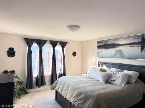 9320 White Oak Avenue, Niagara Falls, ON - Indoor Photo Showing Bedroom