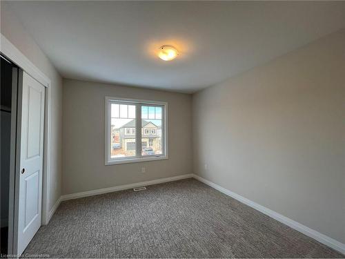 9320 White Oak Avenue, Niagara Falls, ON - Indoor Photo Showing Other Room