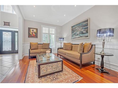 16 Gristmill Place, Hamilton, ON - Indoor Photo Showing Living Room