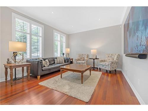 16 Gristmill Place, Hamilton, ON - Indoor Photo Showing Living Room