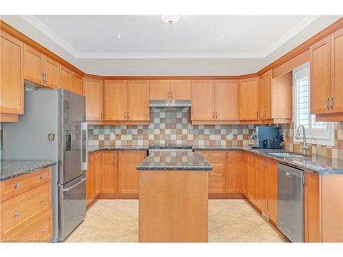 16 Gristmill Place, Hamilton, ON - Indoor Photo Showing Kitchen