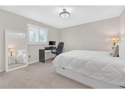 16 Gristmill Place, Hamilton, ON - Indoor Photo Showing Bedroom