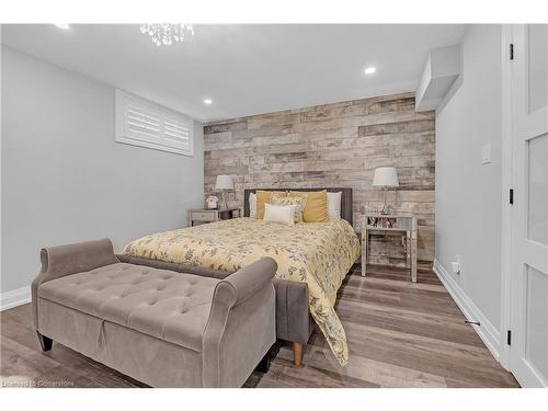 16 Gristmill Place, Hamilton, ON - Indoor Photo Showing Bedroom