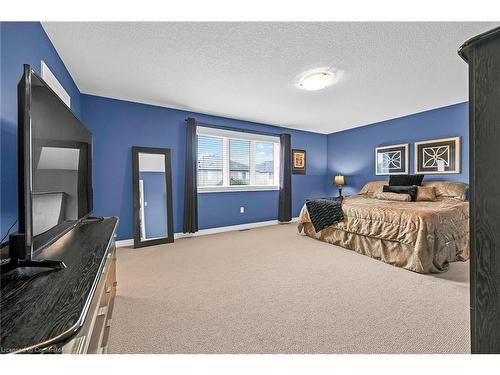 226 Tanglewood Drive, Binbrook, ON - Indoor Photo Showing Bedroom