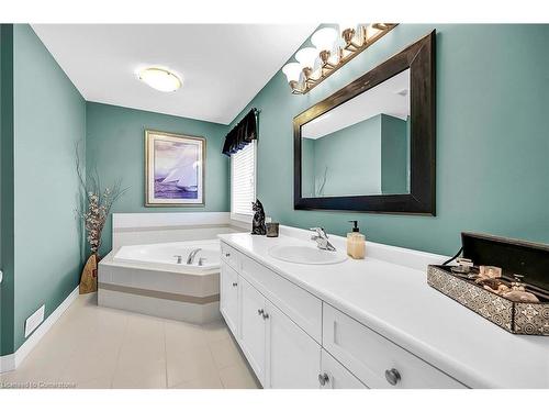 226 Tanglewood Drive, Binbrook, ON - Indoor Photo Showing Bathroom