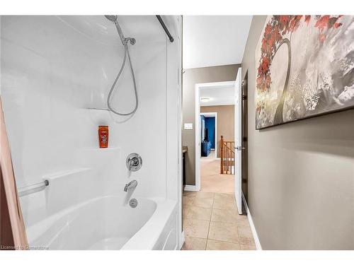 226 Tanglewood Drive, Binbrook, ON - Indoor Photo Showing Bathroom