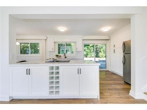 33 Sewell Drive, Oakville, ON - Indoor Photo Showing Kitchen