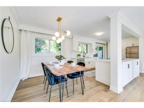 33 Sewell Drive, Oakville, ON - Indoor Photo Showing Dining Room