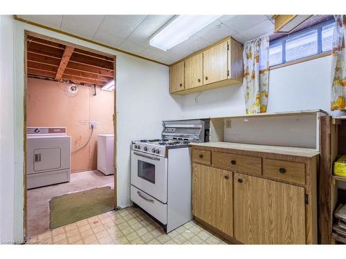 4 Lilacside Drive, Hamilton, ON - Indoor Photo Showing Laundry Room