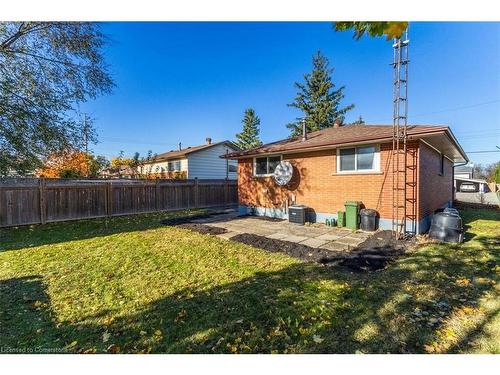 4 Lilacside Drive, Hamilton, ON - Outdoor