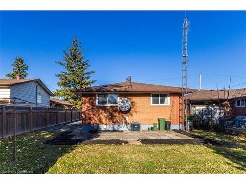 4 Lilacside Drive, Hamilton, ON - Outdoor