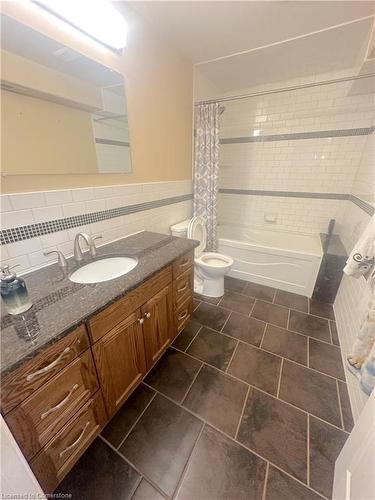 214 Millen Road, Hamilton, ON - Indoor Photo Showing Bathroom