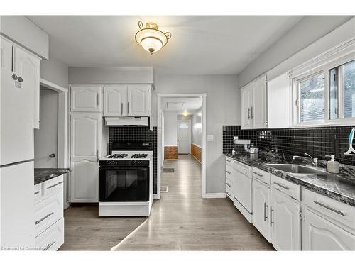 Main-81 East 23Rd Street, Hamilton, ON - Indoor Photo Showing Kitchen