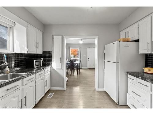 Main-81 East 23Rd Street, Hamilton, ON - Indoor Photo Showing Kitchen