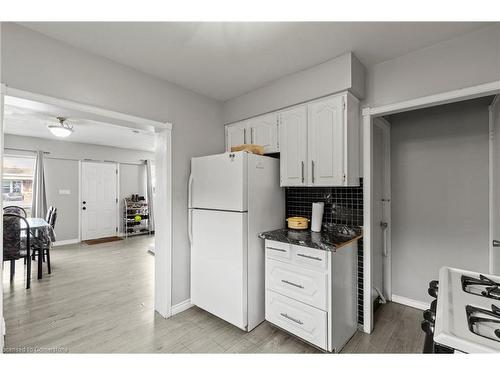 Main-81 East 23Rd Street, Hamilton, ON - Indoor Photo Showing Kitchen