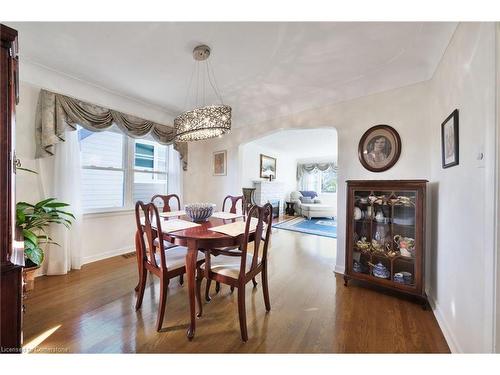 7 Underhill Avenue, Dundas, ON - Indoor Photo Showing Dining Room