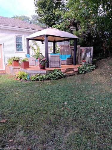 7 Underhill Avenue, Dundas, ON - Outdoor With Deck Patio Veranda