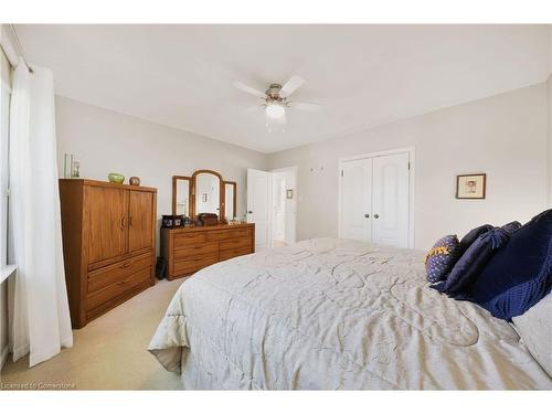 7 Underhill Avenue, Dundas, ON - Indoor Photo Showing Bedroom