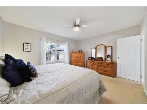 7 Underhill Avenue, Dundas, ON - Indoor Photo Showing Bedroom