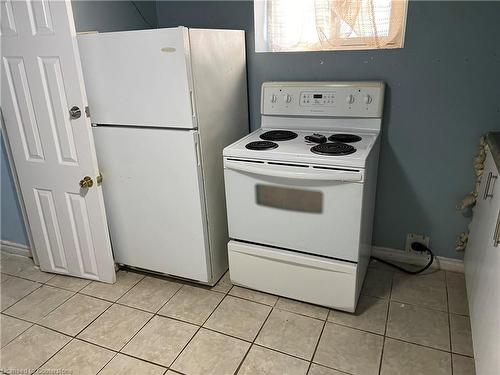 Basement-42 Princess Street, Hamilton, ON - Indoor Photo Showing Kitchen