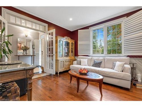 545 Mississauga Street, Niagara-On-The-Lake, ON - Indoor Photo Showing Living Room