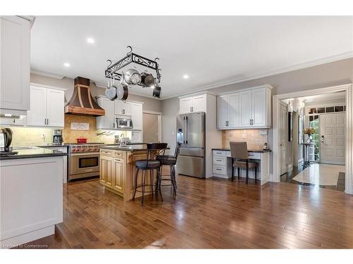 545 Mississauga Street, Niagara-On-The-Lake, ON - Indoor Photo Showing Kitchen With Upgraded Kitchen