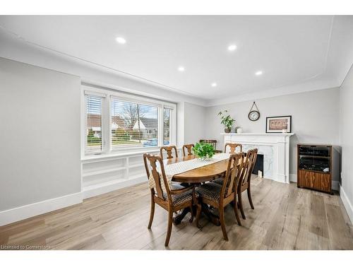 1108 Queensdale Avenue E, Hamilton, ON - Indoor Photo Showing Dining Room