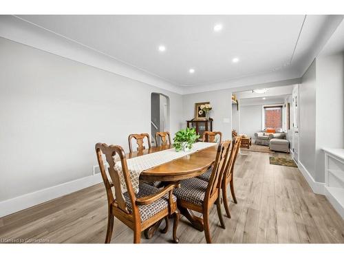 1108 Queensdale Avenue E, Hamilton, ON - Indoor Photo Showing Dining Room