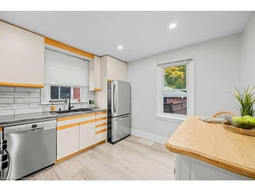 1108 Queensdale Avenue E, Hamilton, ON - Indoor Photo Showing Kitchen