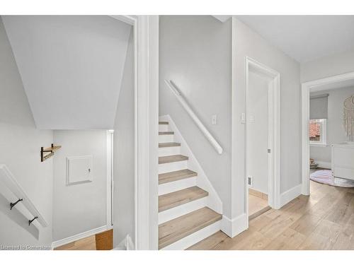 1108 Queensdale Avenue E, Hamilton, ON - Indoor Photo Showing Other Room