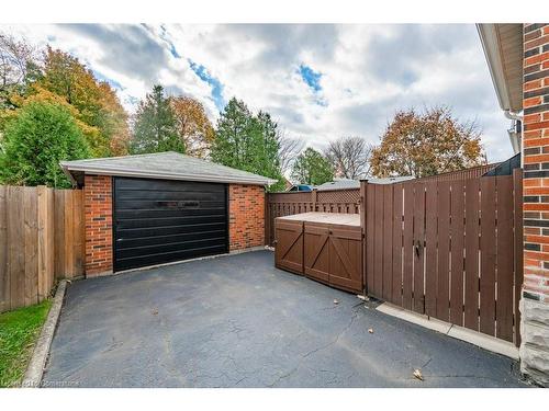 1108 Queensdale Avenue E, Hamilton, ON - Outdoor