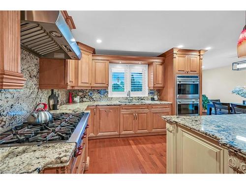 58 Tamwood Court, Stoney Creek, ON - Indoor Photo Showing Kitchen With Double Sink