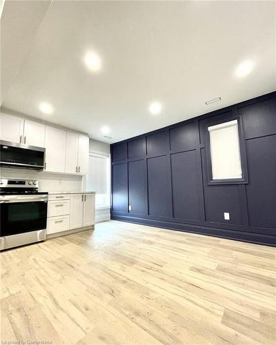 2-30 Sheaffe Street, Hamilton, ON - Indoor Photo Showing Kitchen