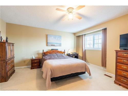 53 Myrtle Avenue, St. Catharines, ON - Indoor Photo Showing Bedroom