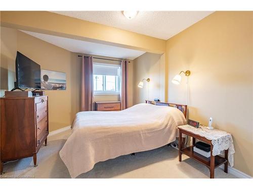 53 Myrtle Avenue, St. Catharines, ON - Indoor Photo Showing Bedroom