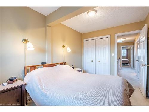 53 Myrtle Avenue, St. Catharines, ON - Indoor Photo Showing Bedroom