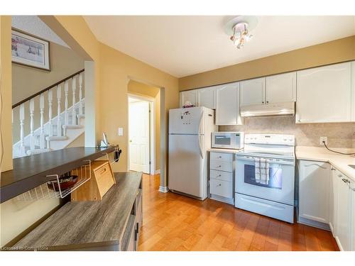 53 Myrtle Avenue, St. Catharines, ON - Indoor Photo Showing Kitchen