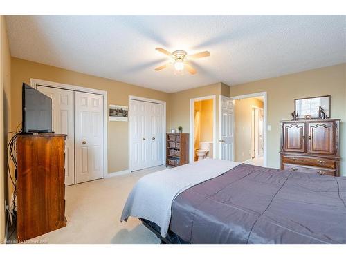 53 Myrtle Avenue, St. Catharines, ON - Indoor Photo Showing Bedroom