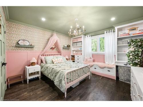 185 Central Drive, Ancaster, ON - Indoor Photo Showing Bedroom