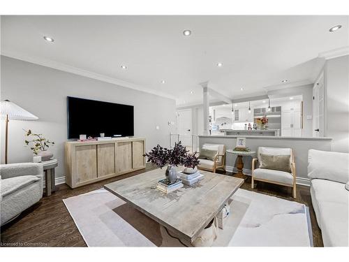 185 Central Drive, Ancaster, ON - Indoor Photo Showing Living Room