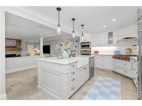 185 Central Drive, Ancaster, ON - Indoor Photo Showing Kitchen With Upgraded Kitchen