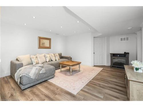 185 Central Drive, Ancaster, ON - Indoor Photo Showing Living Room