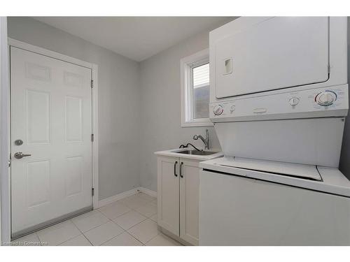 901 Bamford Terrace, Peterborough, ON - Indoor Photo Showing Bathroom