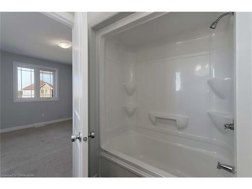 901 Bamford Terrace, Peterborough, ON - Indoor Photo Showing Bathroom