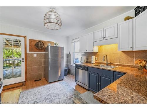 266 Cochrane Road, Hamilton, ON - Indoor Photo Showing Kitchen