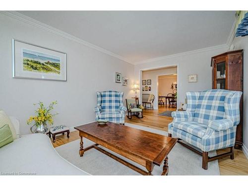 4-2145 Country Club Drive, Burlington, ON - Indoor Photo Showing Living Room