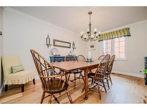 4-2145 Country Club Drive, Burlington, ON - Indoor Photo Showing Dining Room