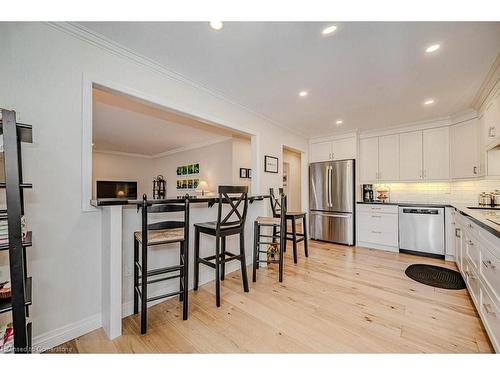 4-2145 Country Club Drive, Burlington, ON - Indoor Photo Showing Kitchen