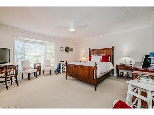 4-2145 Country Club Drive, Burlington, ON - Indoor Photo Showing Bedroom