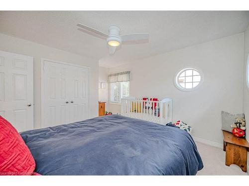 4-2145 Country Club Drive, Burlington, ON - Indoor Photo Showing Bedroom